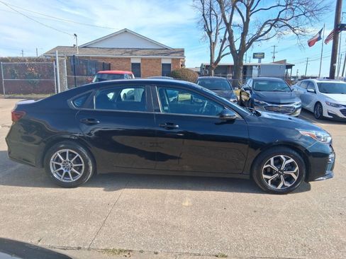 Used 2019 Kia Forte LXS image 4