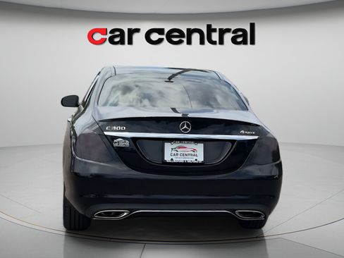 Used 2016 Mercedes-Benz C 300 4MATIC Sedan image 4
