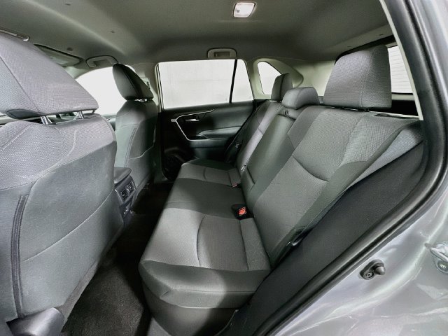 Used 2025 Toyota RAV4 XLE AWD/4WD image 23