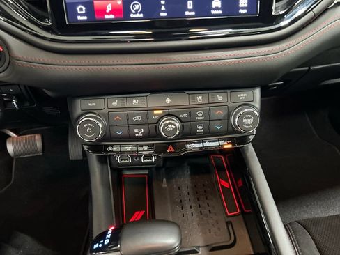 Used 2025 Dodge Durango GT AWD/4WD image 21