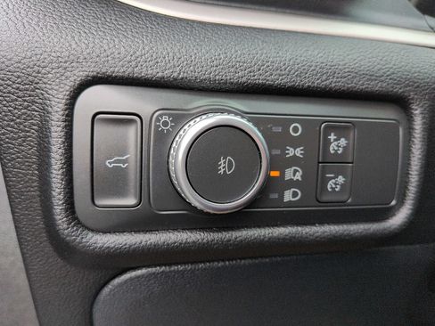 Used 2022 Ford Explorer XLT w/ Equipment Group 202A AWD/4WD image 15