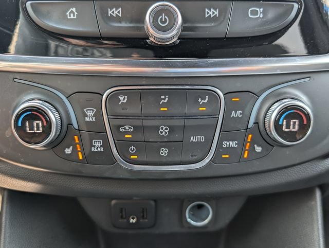 Used 2023 Chevrolet Traverse LT FWD image 26