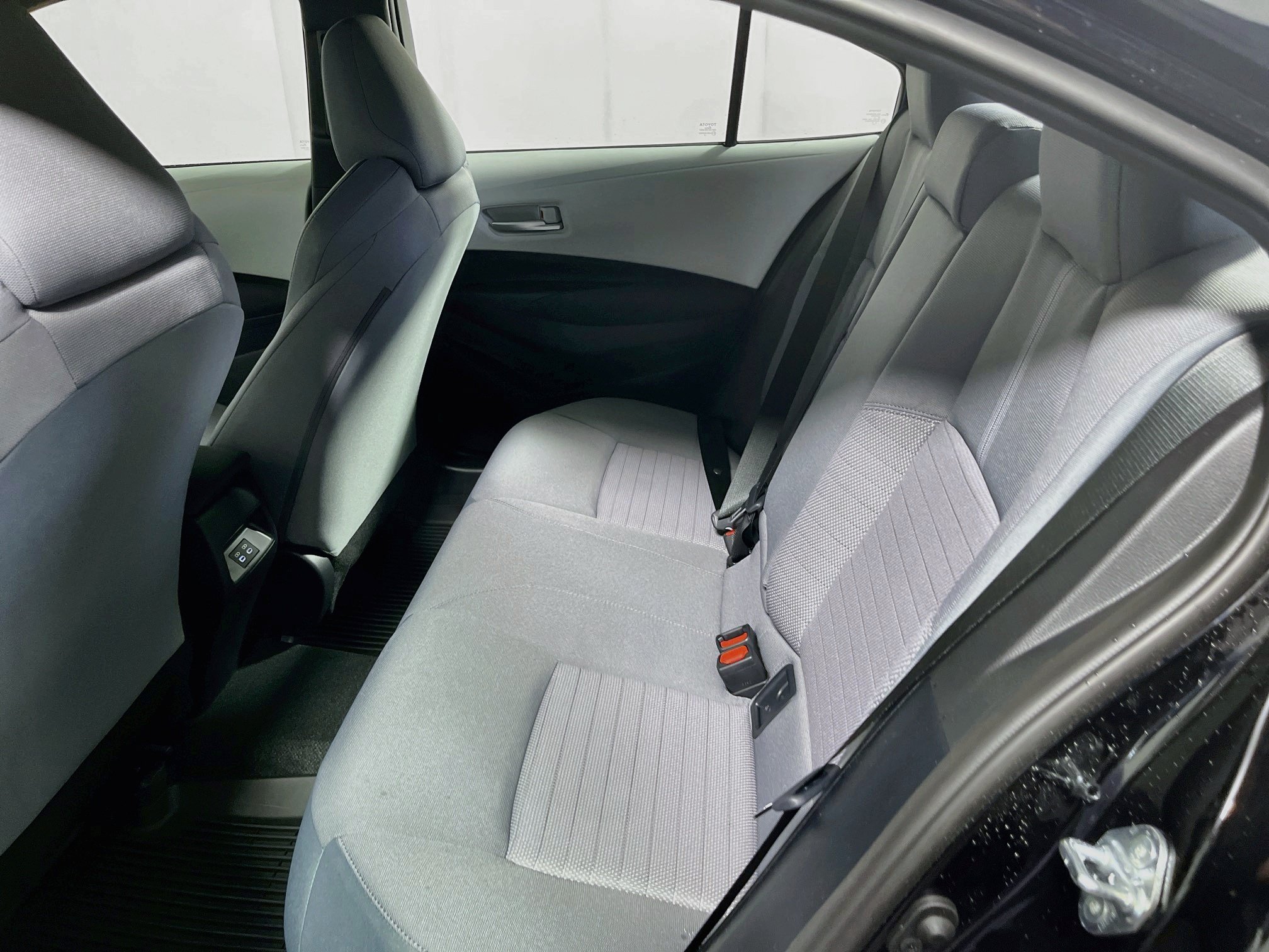 Used 2026 Toyota Corolla SE FWD image 28