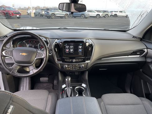 Used 2019 Chevrolet Traverse LT image 17
