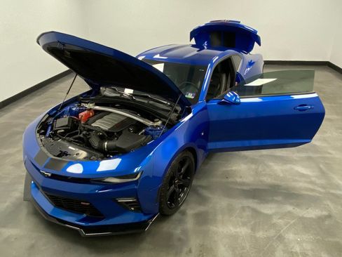 Used 2016 Chevrolet Camaro SS RWD image 40