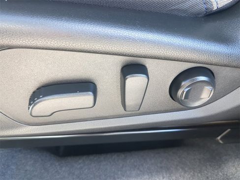 Certified 2025 Subaru Forester Premium image 18