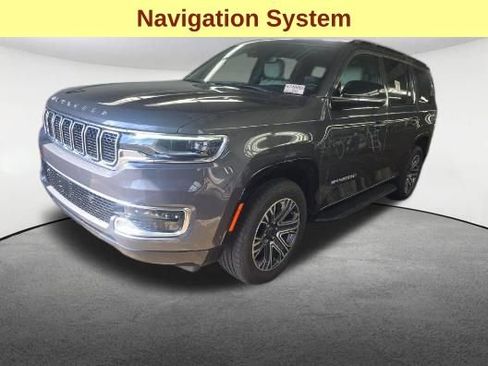 Used 2025 Jeep Wagoneer 4WD w/ Premium Group I image 4