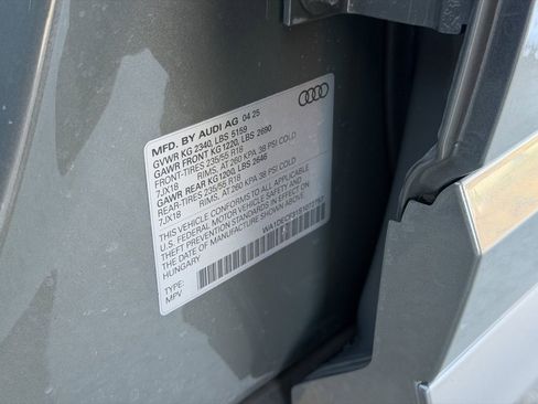 Certified 2025 Audi Q3 2.0T Premium w/ Convenience Package image 23