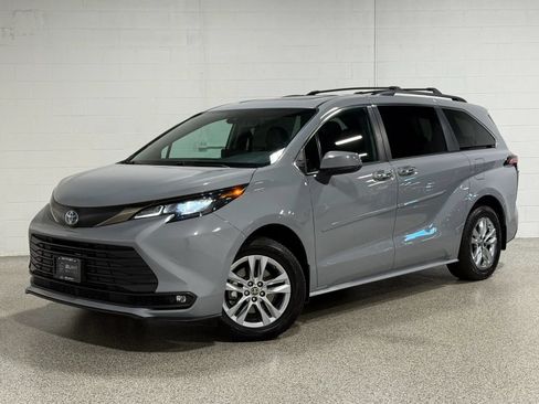 Used 2022 Toyota Sienna XLE Woodland Edition w/ Protection Package (TMS) AWD/4WD image 2
