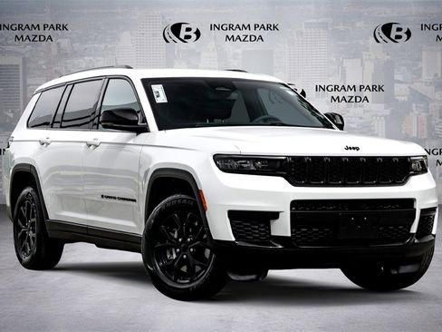 Used 2024 Jeep Grand Cherokee L Laredo image 1
