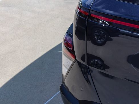 New 2026 Hyundai Kona Limited FWD image 8