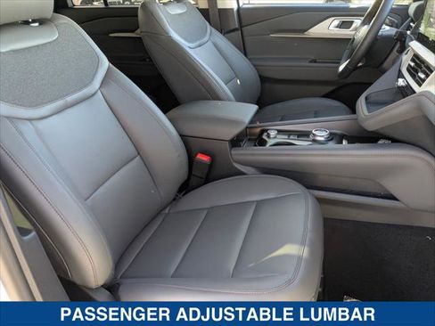 New 2025 Ford Explorer Active w/ Active Comfort Package image 19