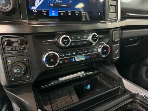 Used 2024 Ford F250 Lariat w/ Lariat Ultimate Package image 25