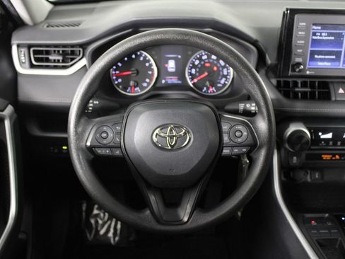 Used 2022 Toyota RAV4 LE FWD image 9
