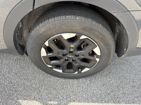 Used 2024 Kia Sorento S image 19