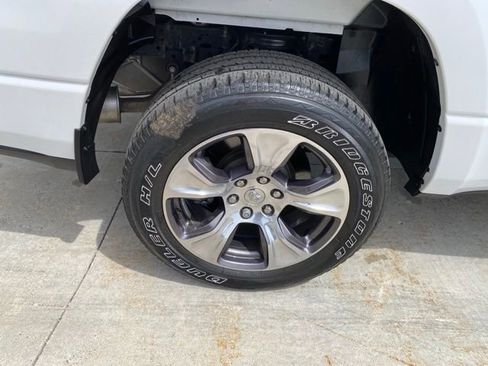 Used 2023 RAM 1500 Laramie AWD/4WD image 14