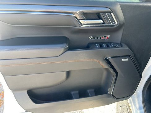 Used 2022 GMC Sierra 1500 AT4 w/ AT4 Premium Package image 9