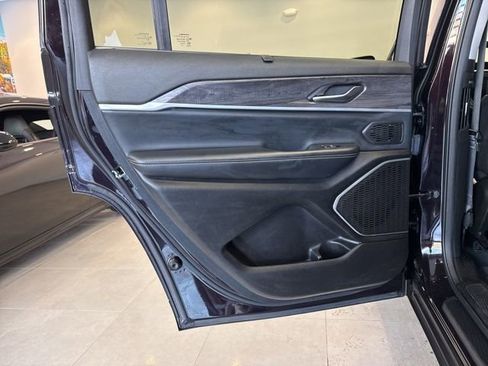 Used 2022 Jeep Grand Cherokee L Limited w/ Luxury Tech Group II image 36