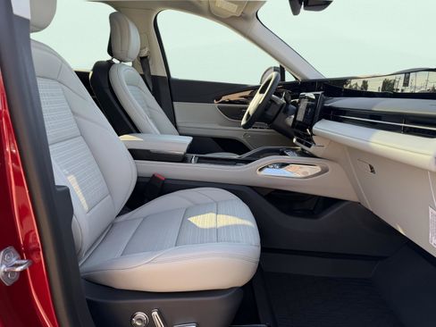 New 2026 Lincoln Nautilus Reserve AWD/4WD image 28