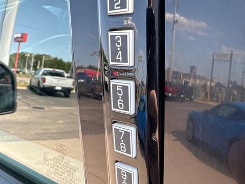 Used 2018 Ford F150 XLT AWD/4WD image 12