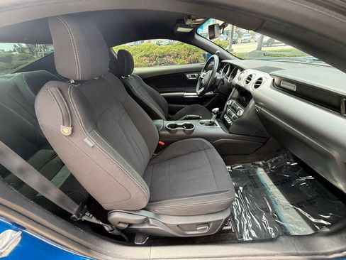 Used 2018 Ford Mustang Coupe w/ Equipment Group 101A RWD image 33