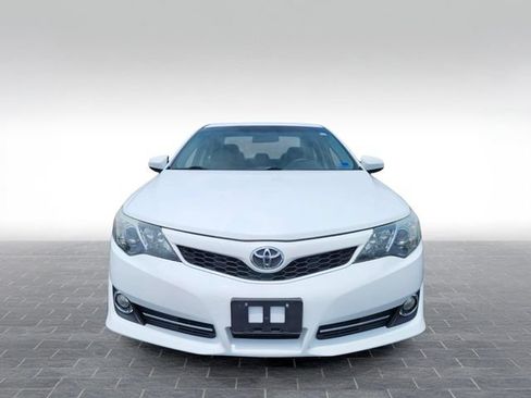 Used 2014 Toyota Camry SE w/ Fleet Convenience Package FWD image 2