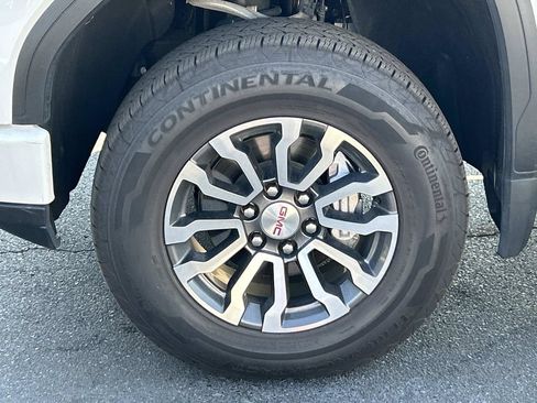 Used 2023 GMC Sierra 1500 AT4 w/ AT4 Premium Package AWD/4WD image 12