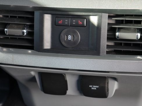 Certified 2024 Ford F350 Limited w/ FX4 Off-Road Package image 37