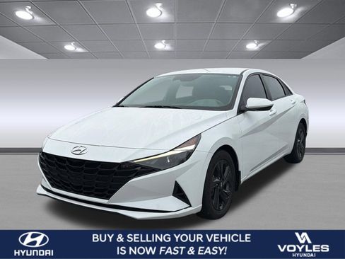 Certified 2022 Hyundai Elantra SEL image 1