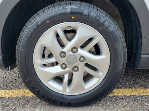 Used 2020 Hyundai Venue SEL FWD image 17