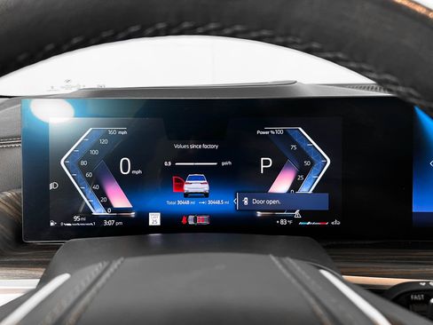 Used 2024 BMW X7 xDrive40i w/ Executive Package image 26