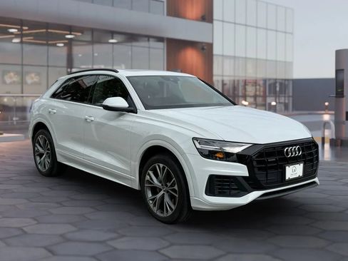 Used 2020 Audi Q8 Premium w/ Black Optic Package AWD/4WD image 8