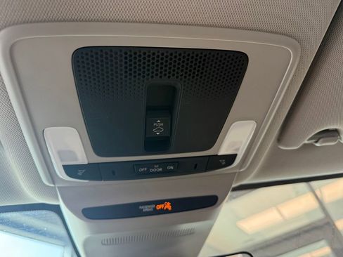 Used 2023 Honda HR-V EX-L image 17