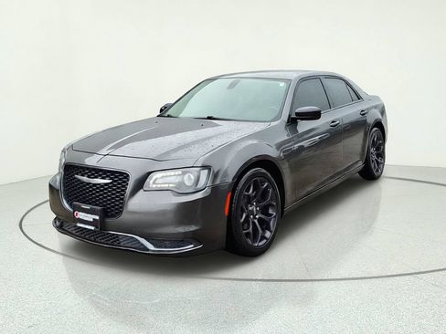 Used 2019 Chrysler 300 Touring w/ Sport Appearance Package RWD image 1