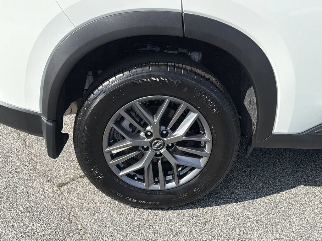 Used 2026 Nissan Rogue S FWD image 31