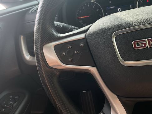 Used 2024 GMC Terrain SLE FWD image 25