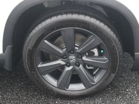 Used 2025 Honda Pilot Sport image 34