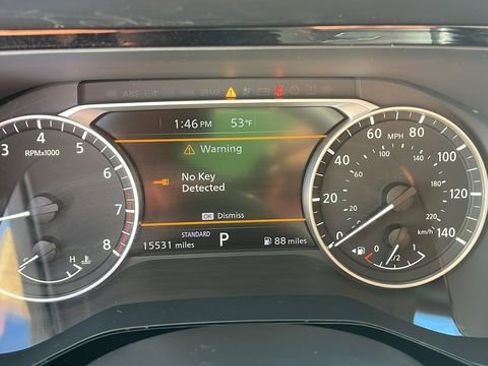 Used 2025 Nissan Pathfinder SV image 14