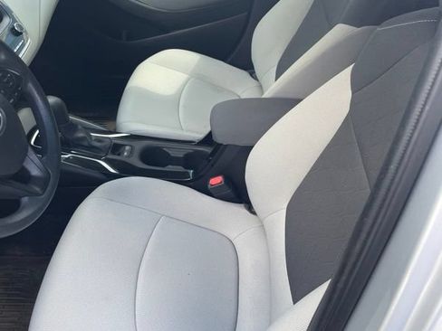 Used 2020 Toyota Corolla LE FWD image 10