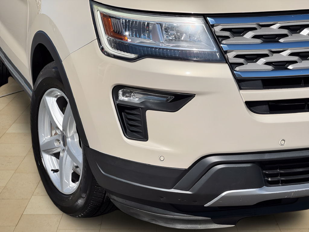 Used 2018 Ford Explorer XLT w/ Equipment Group 202A FWD image 42