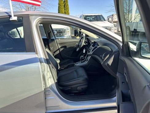 Used 2011 Chevrolet Cruze LT image 11