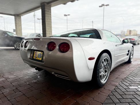 Used 1998 Chevrolet Corvette Coupe image 10