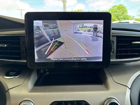 Used 2023 Ford Explorer XLT w/ Equipment Group 202A AWD/4WD image 19