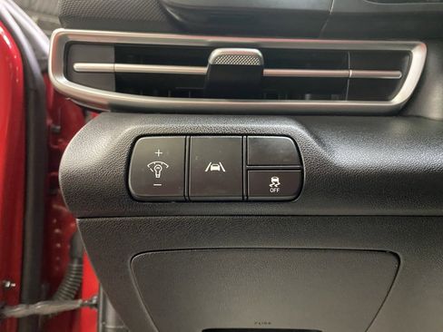 Used 2023 Hyundai Elantra SEL image 27