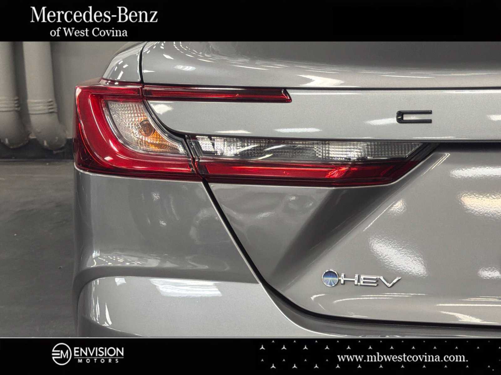 Used 2025 Toyota Camry SE FWD image 14