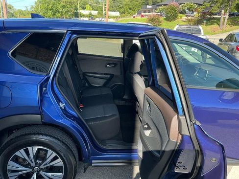 Used 2021 Nissan Rogue SV FWD image 10
