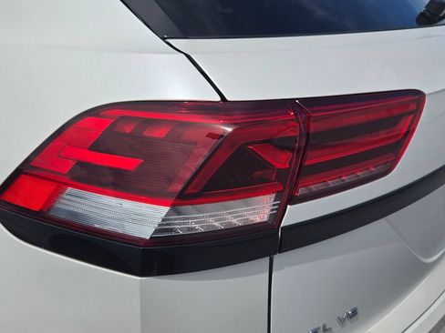 Certified 2023 Volkswagen Atlas Cross Sport SEL R-Line AWD/4WD image 5