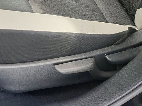 Used 2021 Nissan Versa SV image 11