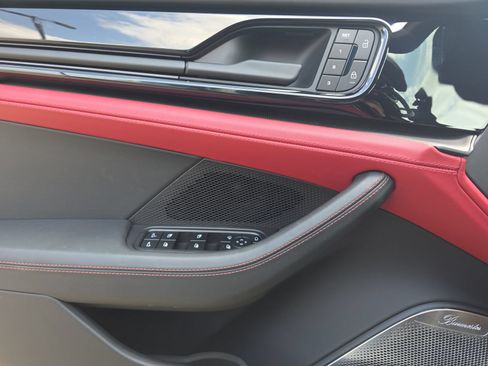 Certified 2025 Porsche Panamera GTS AWD/4WD image 24