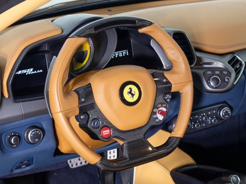 Used 2012 Ferrari 458 Italia Coupe image 18